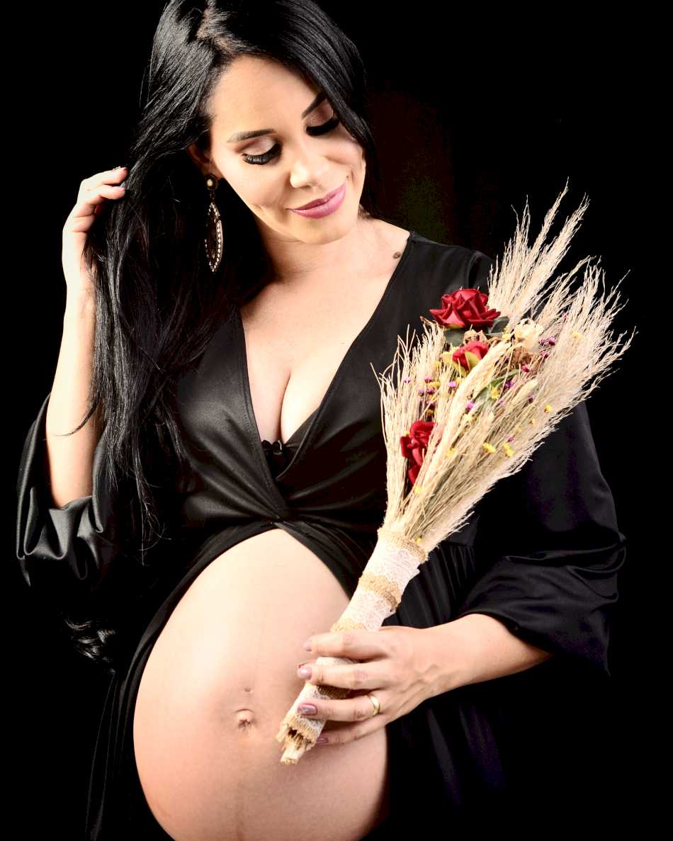 Noiva posando para um ensaio de gestantes em Juiz de fora Noiva posando para um ensaio de gestantes em Juiz de fora