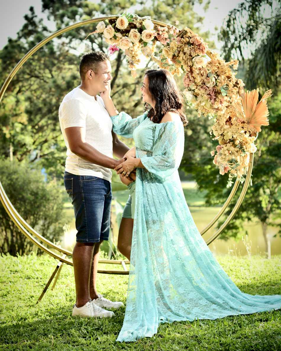 Casal posando para foto em Mário Campos